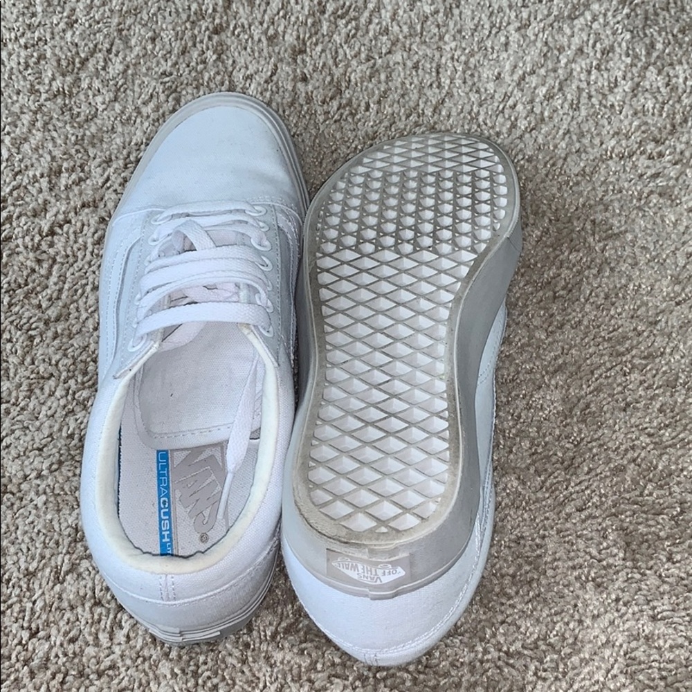Vans - Picture 3 of 4